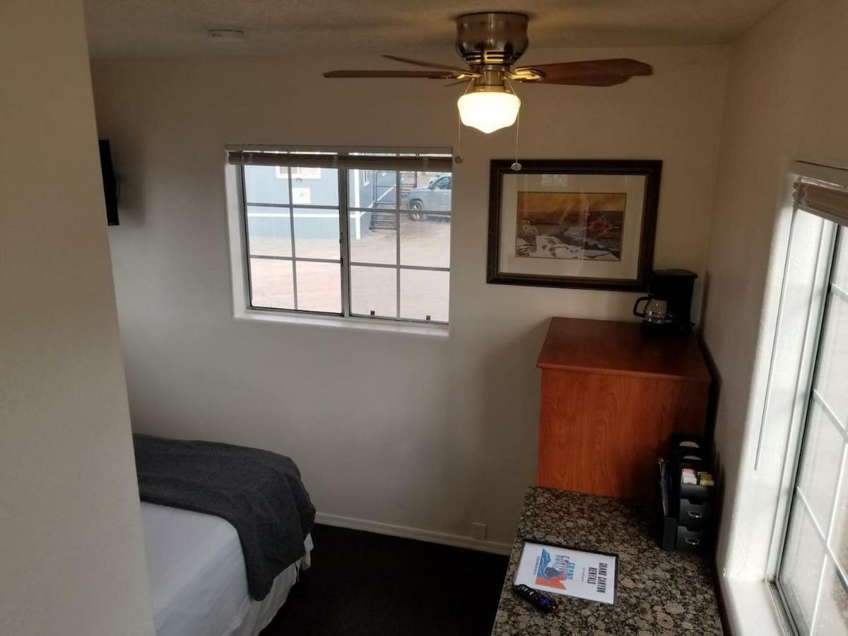 072A Affordable Getaway Near South Rim Sleeps 4- No Kitchenette Villa Valle Exterior foto